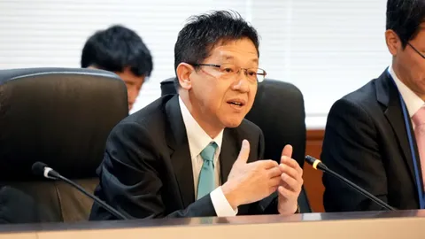 Japan Warns It Could Become an 'AI Colony'